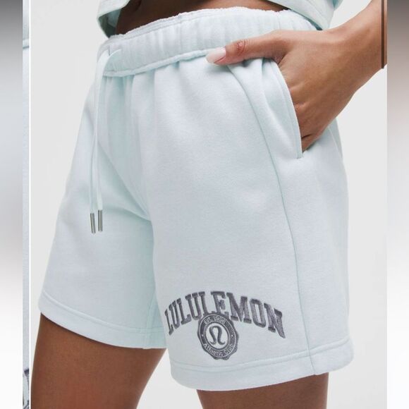 Lululemon Scuba Mid-Rise Oversized Short 7" *Graphic - Picture 8 of 9